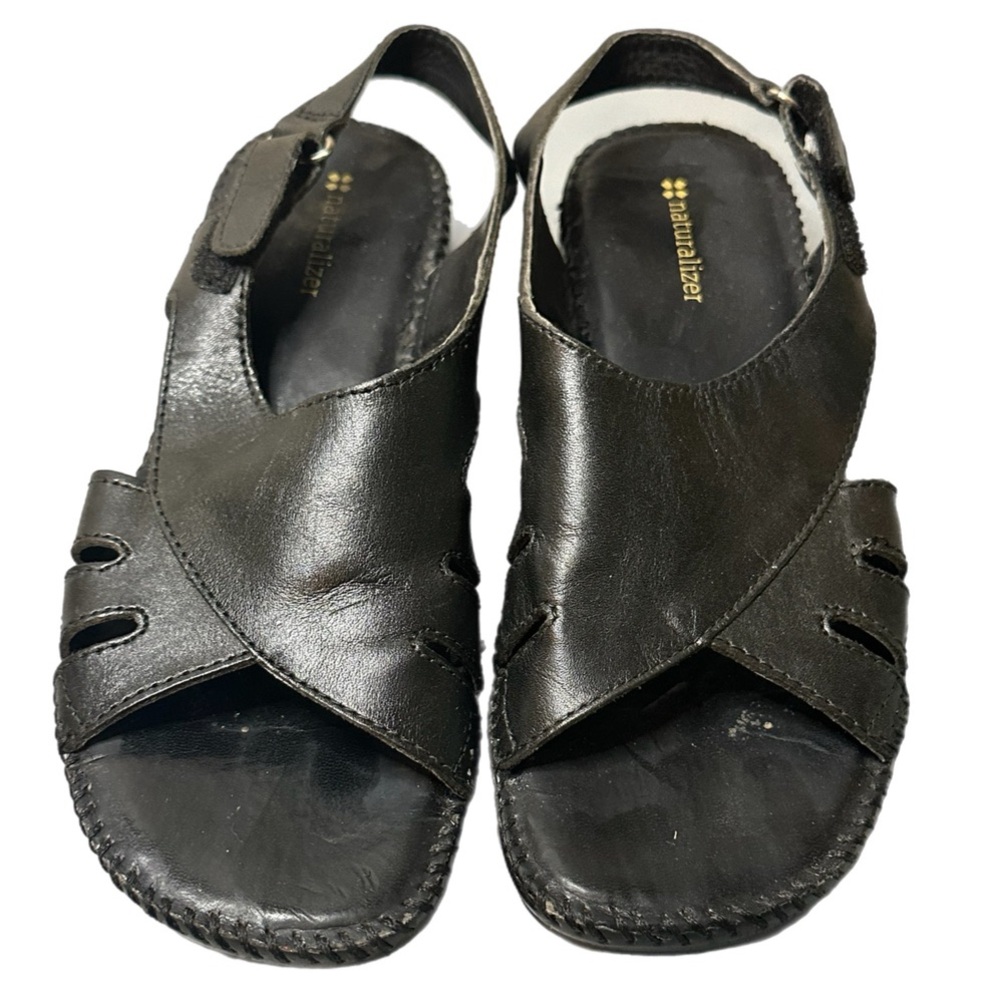 Leather Naturalizer leather sandals adjustable, black, size 8M, pre-loved, comfy